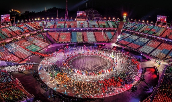 오는 7월 24일 개막 예정인 일본 도쿄(東京)하계 올림픽이 코로나19 팬데믹(대유행)의 여파로  사실상 연기된 것으로 알려졌다. 일본에서 도쿄올림픽 시설공사를 하는 한 한국인 건설업체는 23일 본지로 전화해 