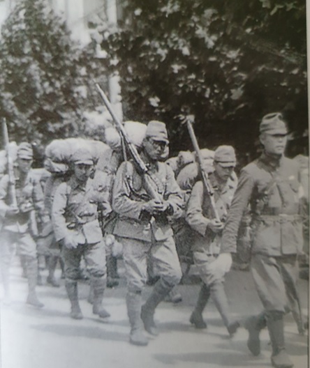 1945년8월15일 연합군에 무조건 항복조인한뒤 서울을 빠져나가는 일본군[사진=신수용대기자DB]