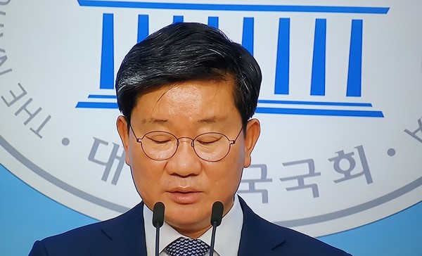 3선 국회의원인  전해철 행정안전부 장관 후보자 